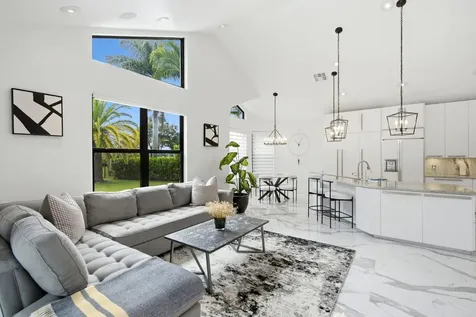 10720 Avenue Of The Avenue Palm Beach Gardens FL 33418