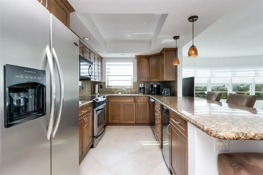2500 NE 48th Lane Fort Lauderdale FL 33308
