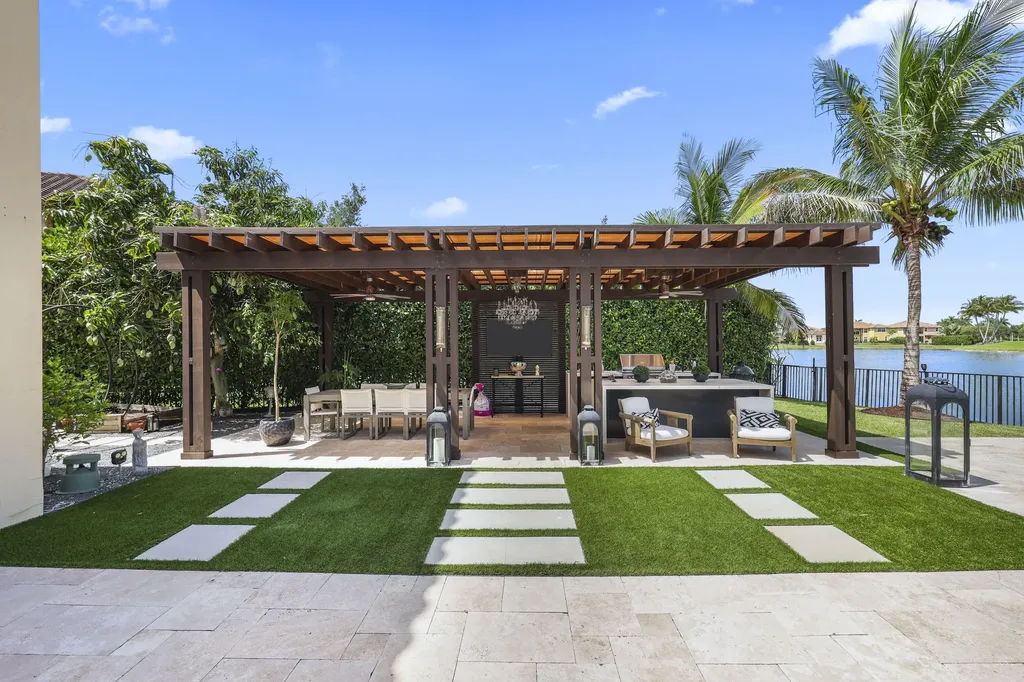 8861 Edgewater Place Parkland FL 33076