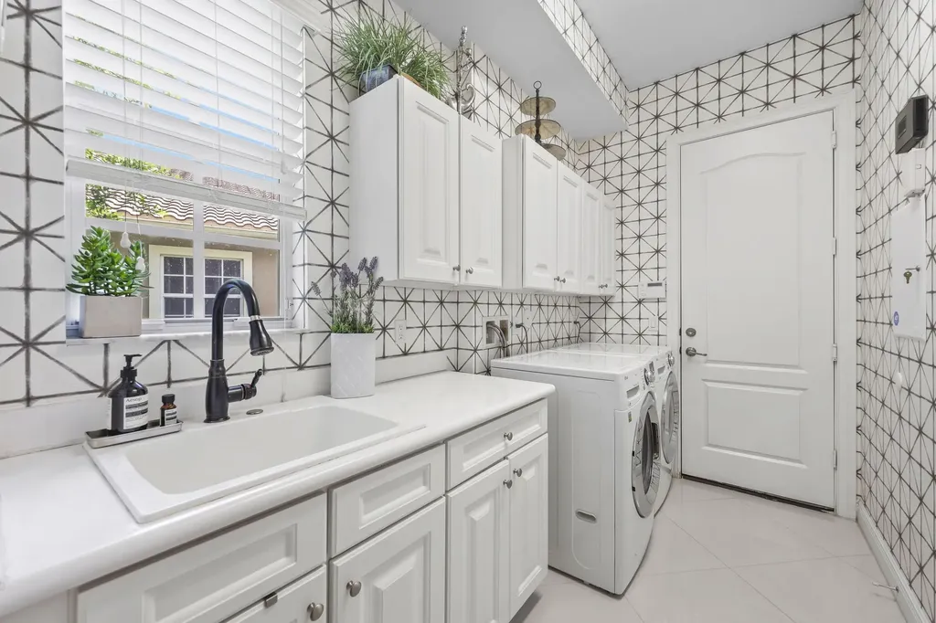 8861 Edgewater Place Parkland FL 33076