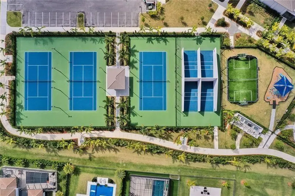 8861 Edgewater Place Parkland FL 33076