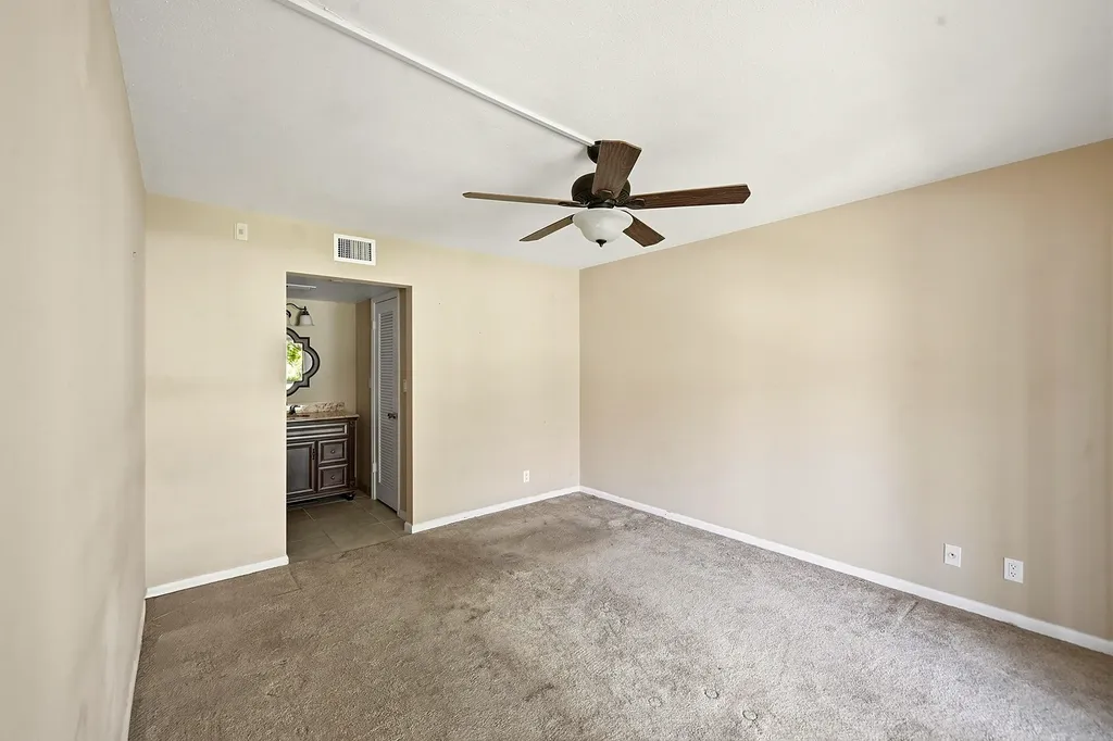 5570 Tamberlane Circle Palm Beach Gardens FL 33418
