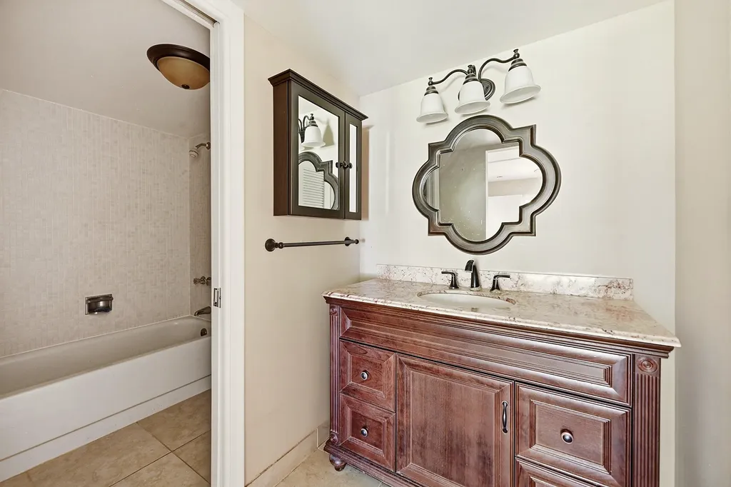 5570 Tamberlane Circle Palm Beach Gardens FL 33418