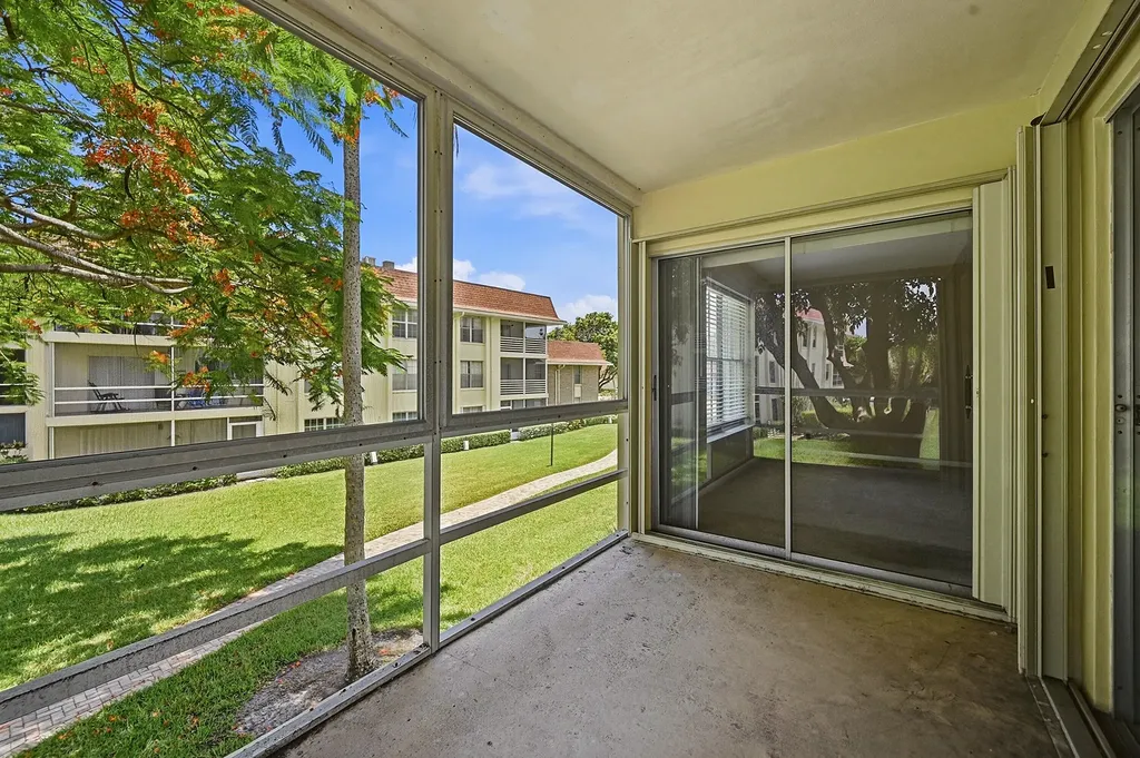 5570 Tamberlane Circle Palm Beach Gardens FL 33418