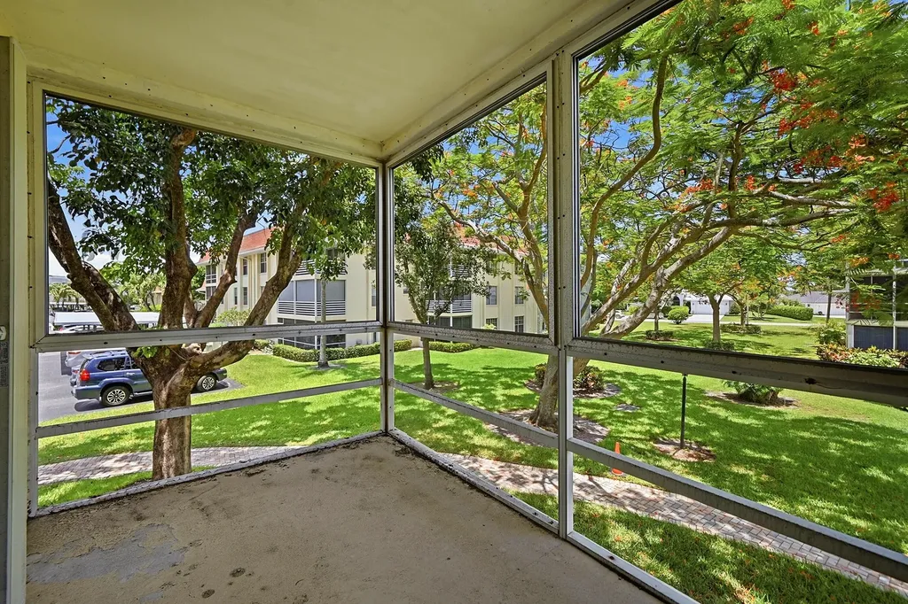 5570 Tamberlane Circle Palm Beach Gardens FL 33418