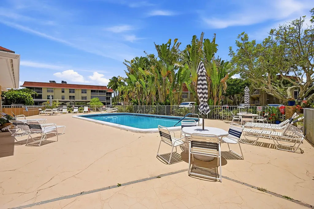 5570 Tamberlane Circle Palm Beach Gardens FL 33418
