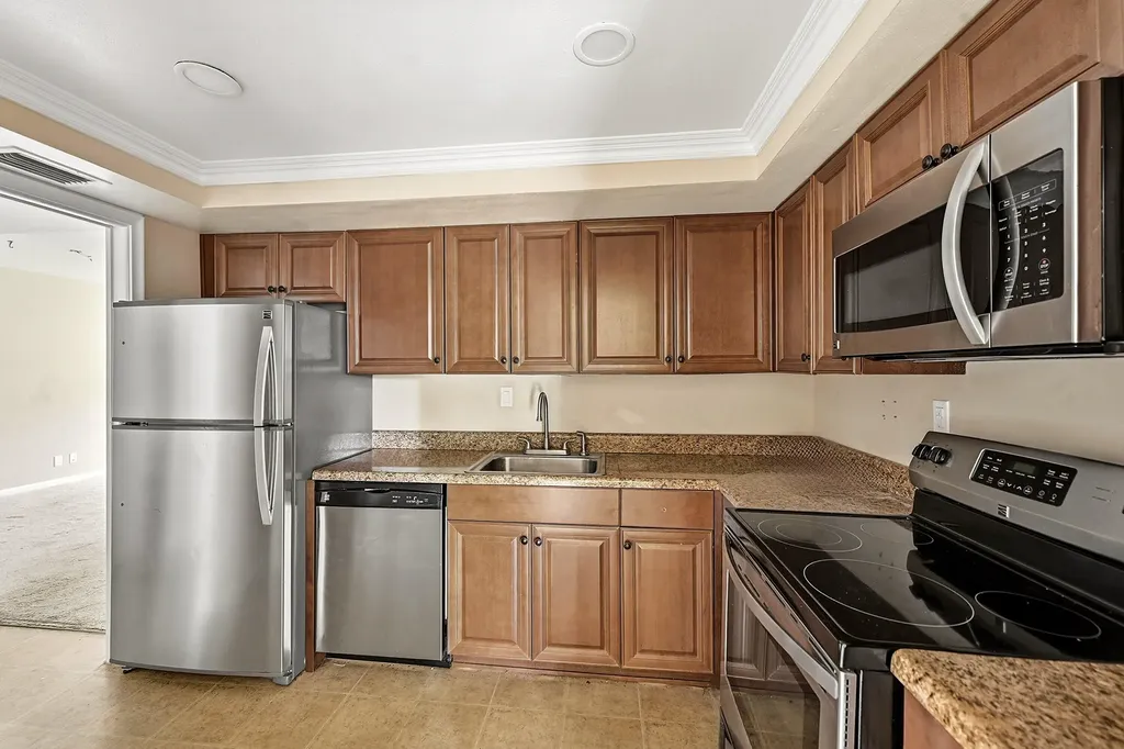 5570 Tamberlane Circle Palm Beach Gardens FL 33418