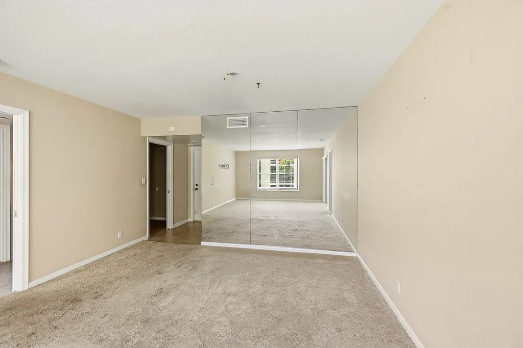 5570 Tamberlane Circle Palm Beach Gardens FL 33418