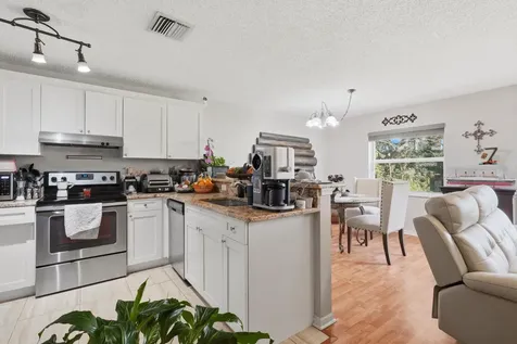 6929 Willow Creek Run Lake Worth FL 33463