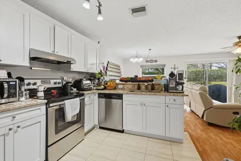 6929 Willow Creek Run Lake Worth FL 33463