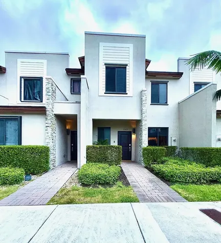 21423 NE 2nd Place Miami FL 33179