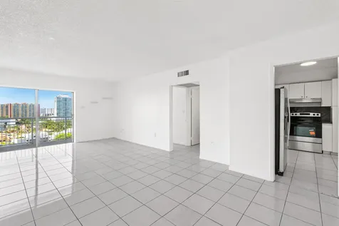400 Kings Point Drive Sunny Isles Beach FL 33160
