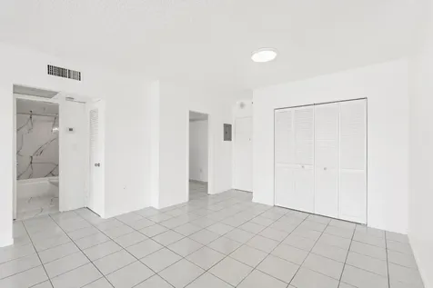 400 Kings Point Drive Sunny Isles Beach FL 33160