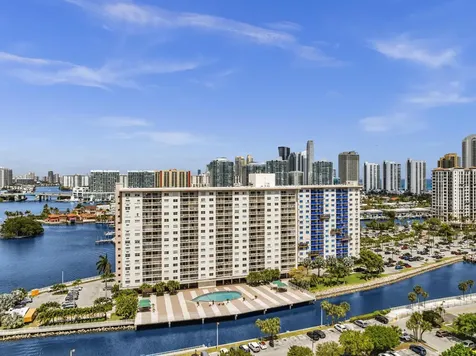 400 Kings Point Drive Sunny Isles Beach FL 33160