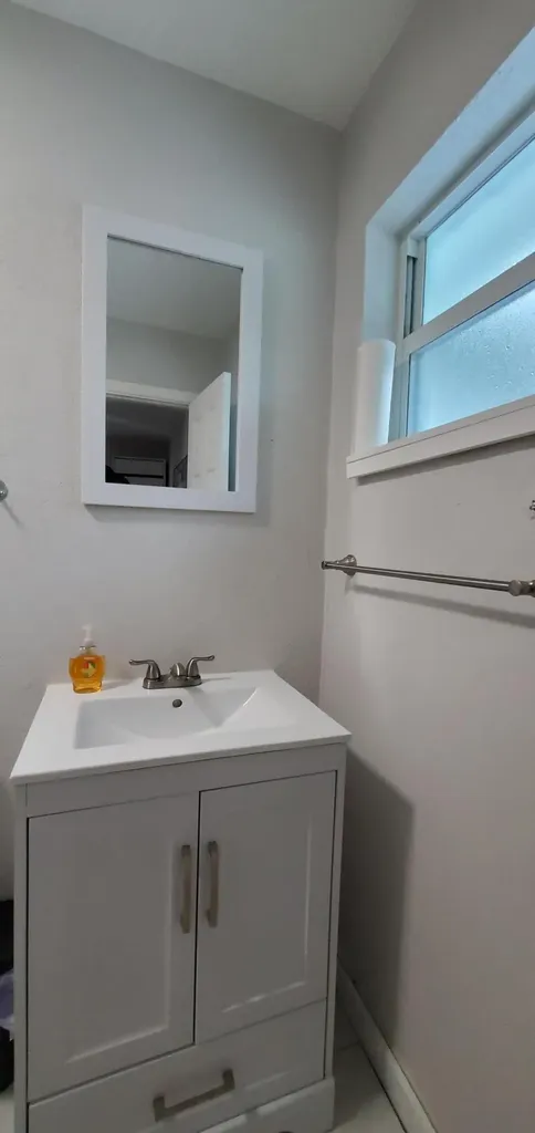 3800 NE 4th Avenue Deerfield Beach FL 33064
