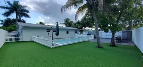 3800 NE 4th Avenue Deerfield Beach FL 33064