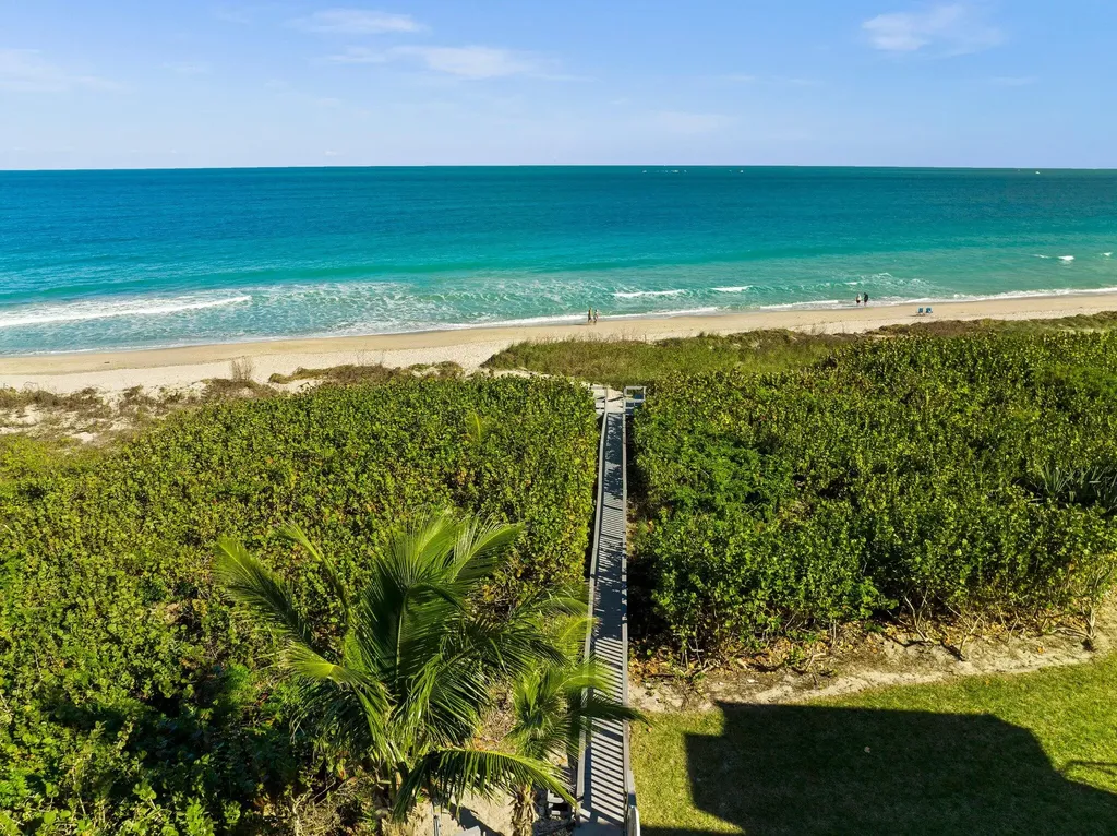 117 Queen Elizabeth Court Hutchinson Island FL 34949