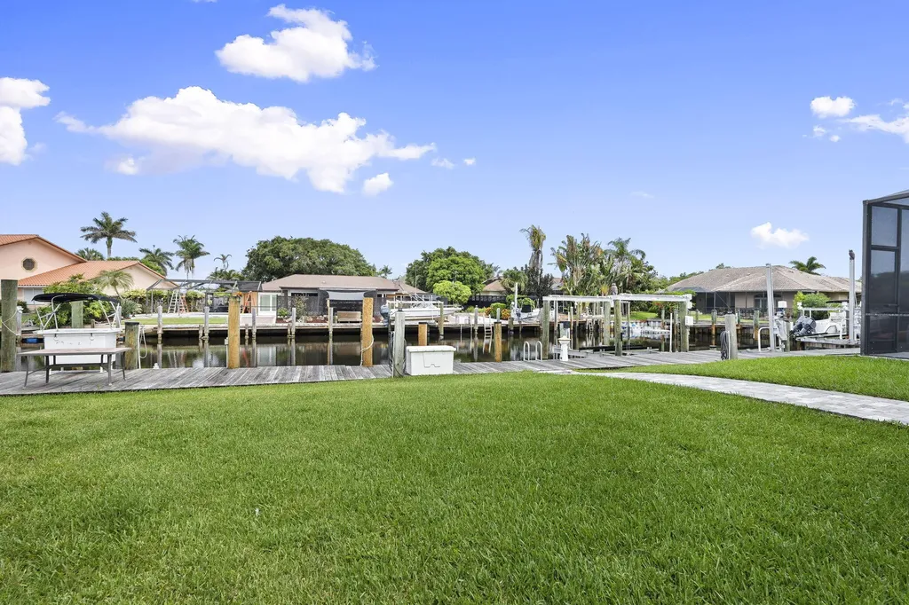 117 Queen Elizabeth Court Hutchinson Island FL 34949