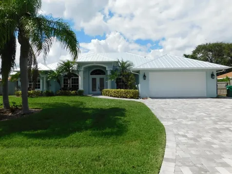 117 Queen Elizabeth Court Hutchinson Island FL 34949