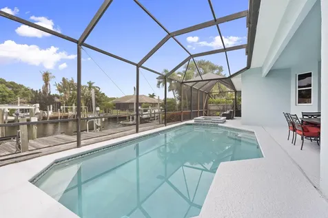 117 Queen Elizabeth Court Hutchinson Island FL 34949