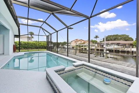 117 Queen Elizabeth Court Hutchinson Island FL 34949