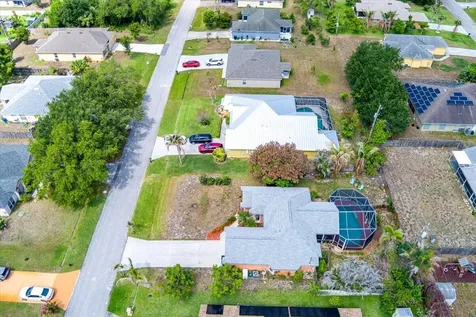 437 SW Kaabe Avenue Port St Lucie FL 34953
