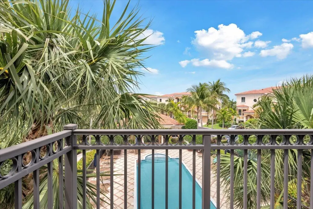 502 Del Sol Circle Tequesta FL 33469