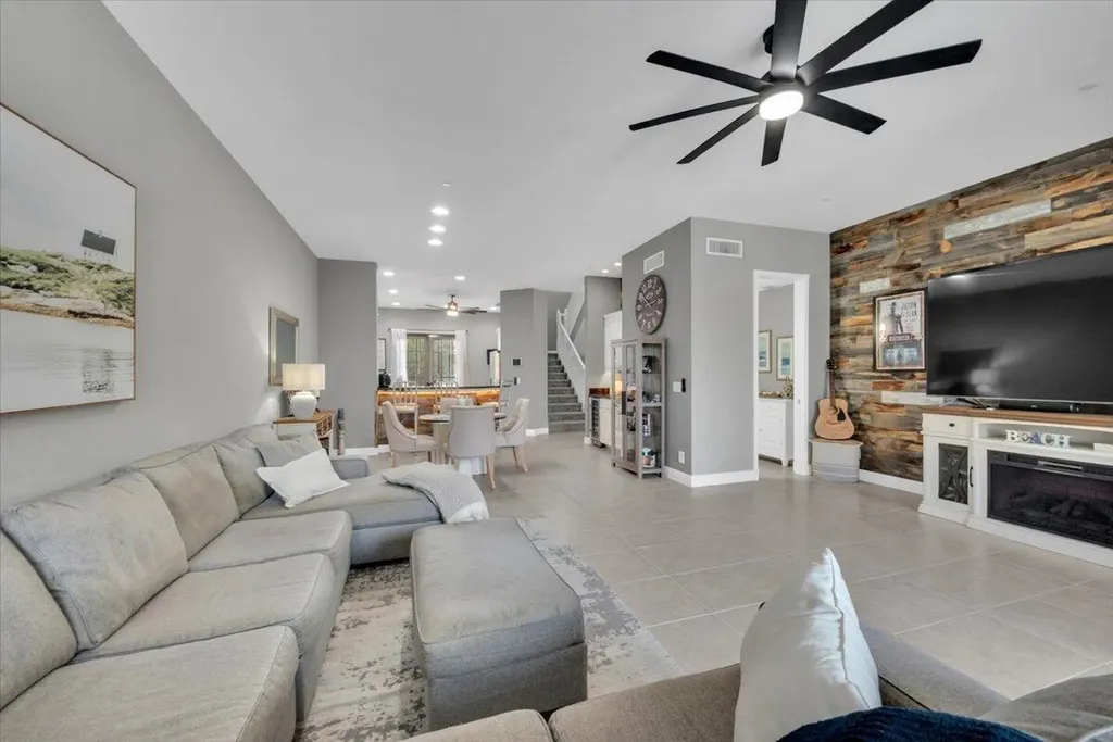 502 Del Sol Circle Tequesta FL 33469