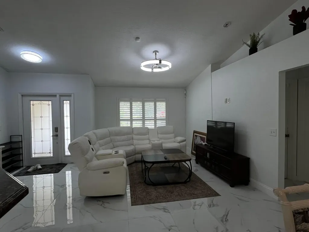 12403 N 87th Street Street N The Acreage FL 33412