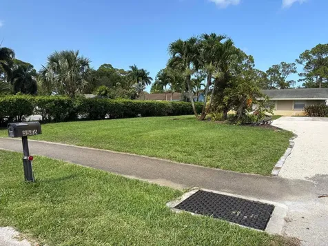 5586 3rd Road Lake Worth FL 33467