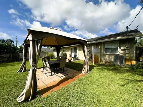 5586 3rd Road Lake Worth FL 33467