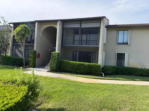 726 Sunny Pine Way Greenacres FL 33415