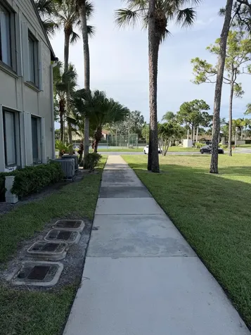 726 Sunny Pine Way Greenacres FL 33415