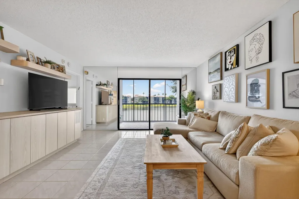 6093 Pointe Regal Circle Delray Beach FL 33484