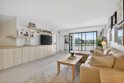 6093 Pointe Regal Circle Delray Beach FL 33484