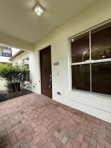 4668 Monarch Way Coconut Creek FL 33073