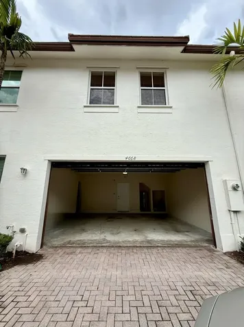 4668 Monarch Way Coconut Creek FL 33073