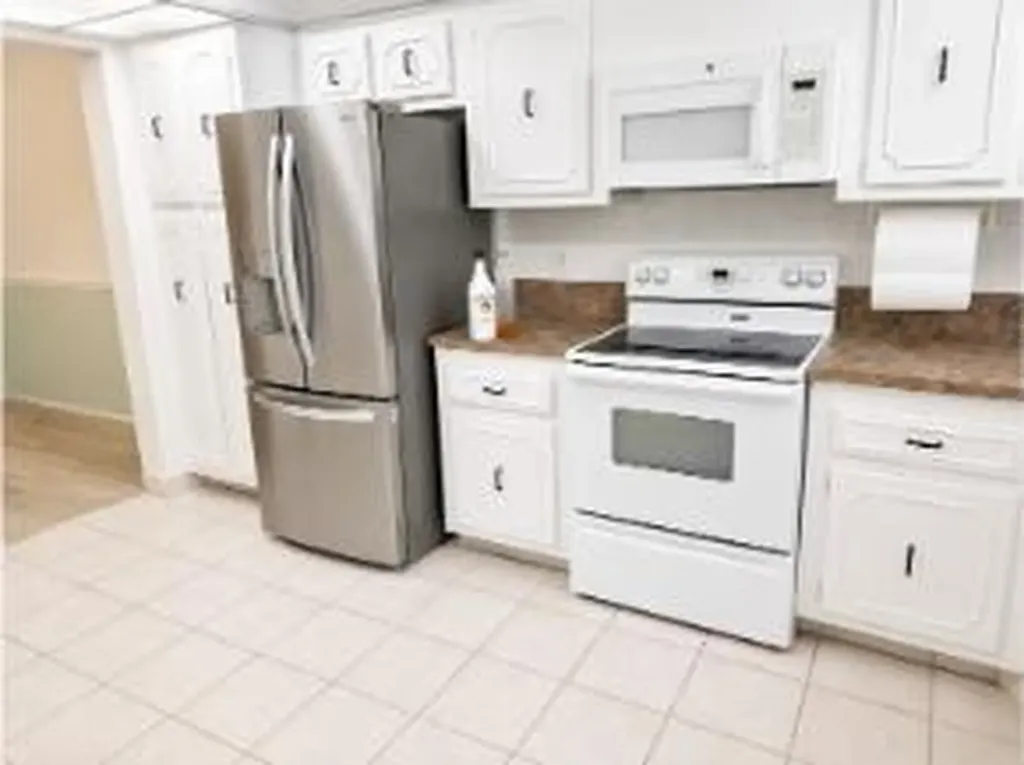 3524 Via Poinciana Lake Worth FL 33467