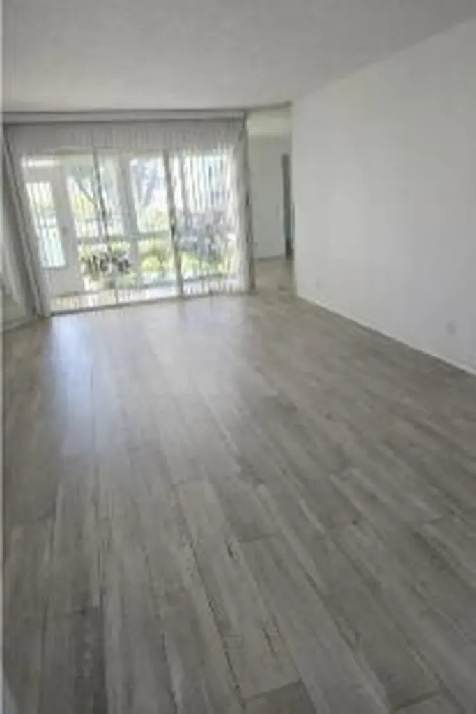 3524 Via Poinciana Lake Worth FL 33467