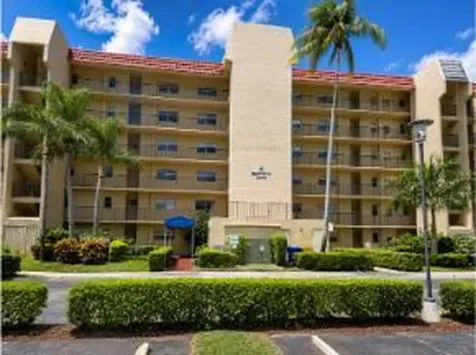 3524 Via Poinciana Lake Worth FL 33467