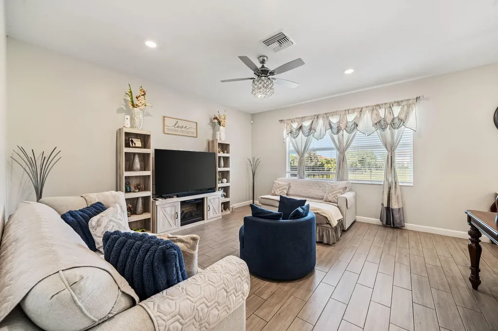 1408 Wandering Willow Way Loxahatchee FL 33470