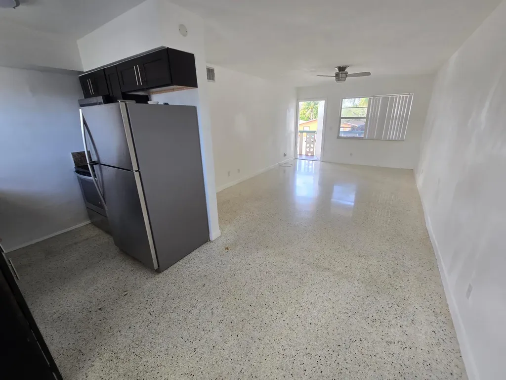 270 NE 40th Street NE Oakland Park FL 33334