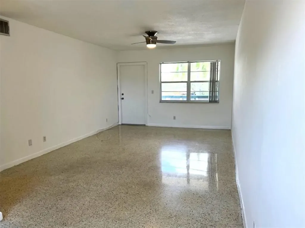 270 NE 40th Street NE Oakland Park FL 33334