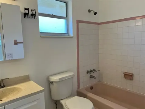 270 NE 40th Street NE Oakland Park FL 33334