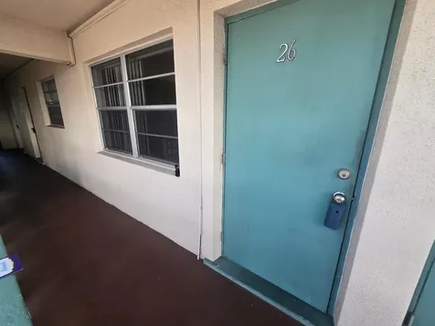 270 NE 40th Street NE Oakland Park FL 33334