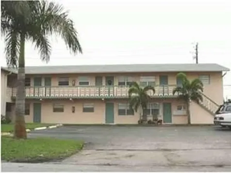 270 NE 40th Street NE Oakland Park FL 33334