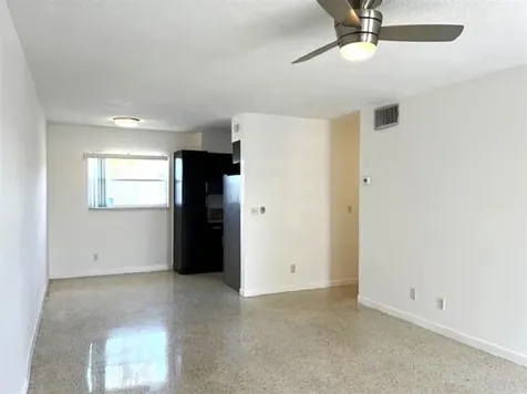 270 NE 40th Street NE Oakland Park FL 33334