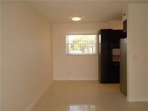 270 NE 40th Street NE Oakland Park FL 33334