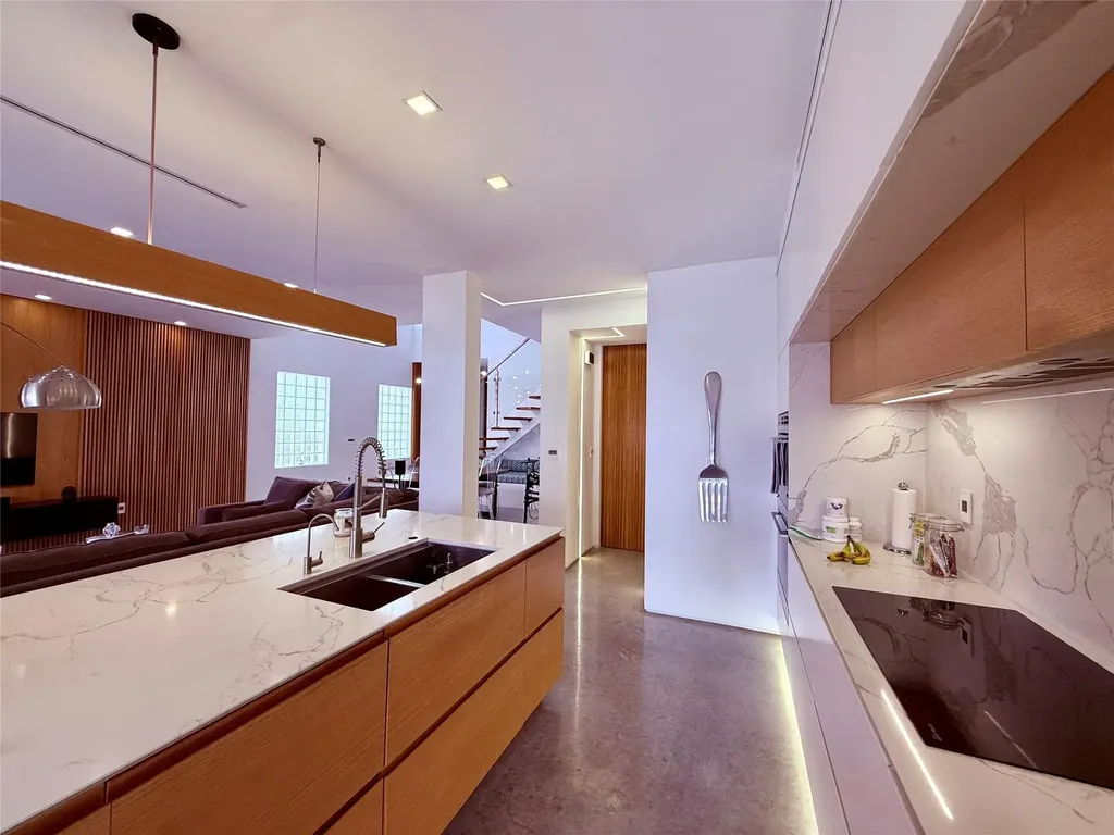 20824 NE 30th Place Aventura FL 33180