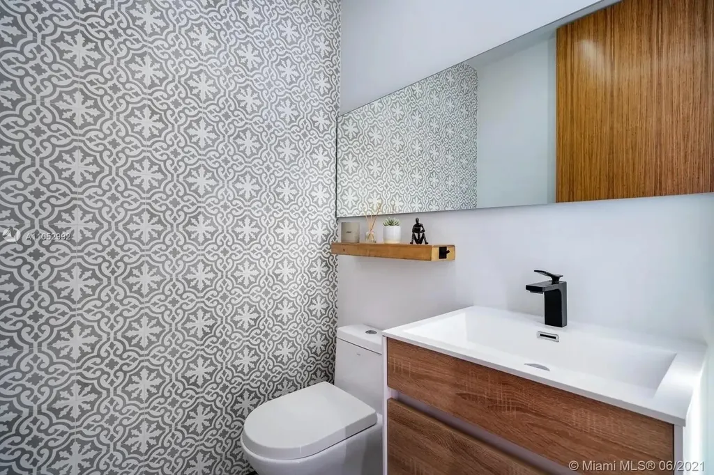 20824 NE 30th Place Aventura FL 33180